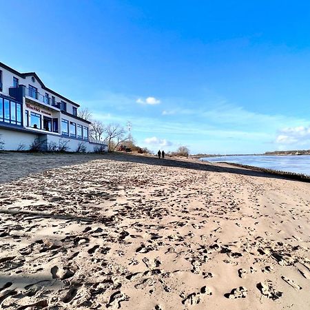 Gaestehaus Weserblick Am Weser-Sandstrand Berne المظهر الخارجي الصورة