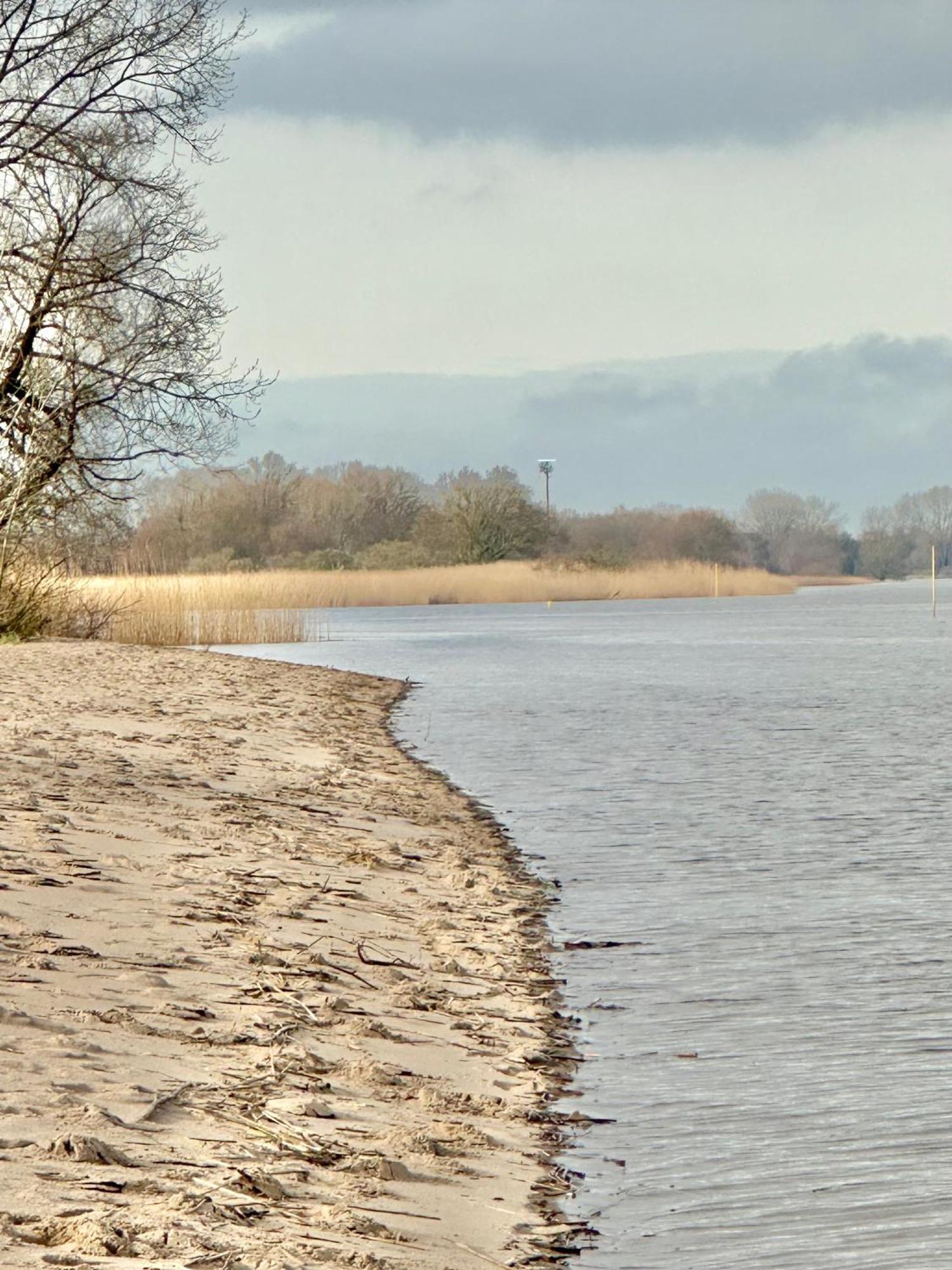 Gaestehaus Weserblick Am Weser-Sandstrand Berne المظهر الخارجي الصورة