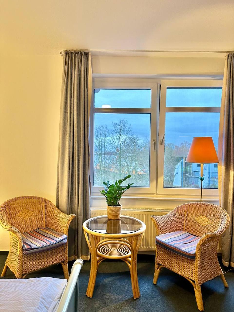 Gaestehaus Weserblick Am Weser-Sandstrand Berne المظهر الخارجي الصورة