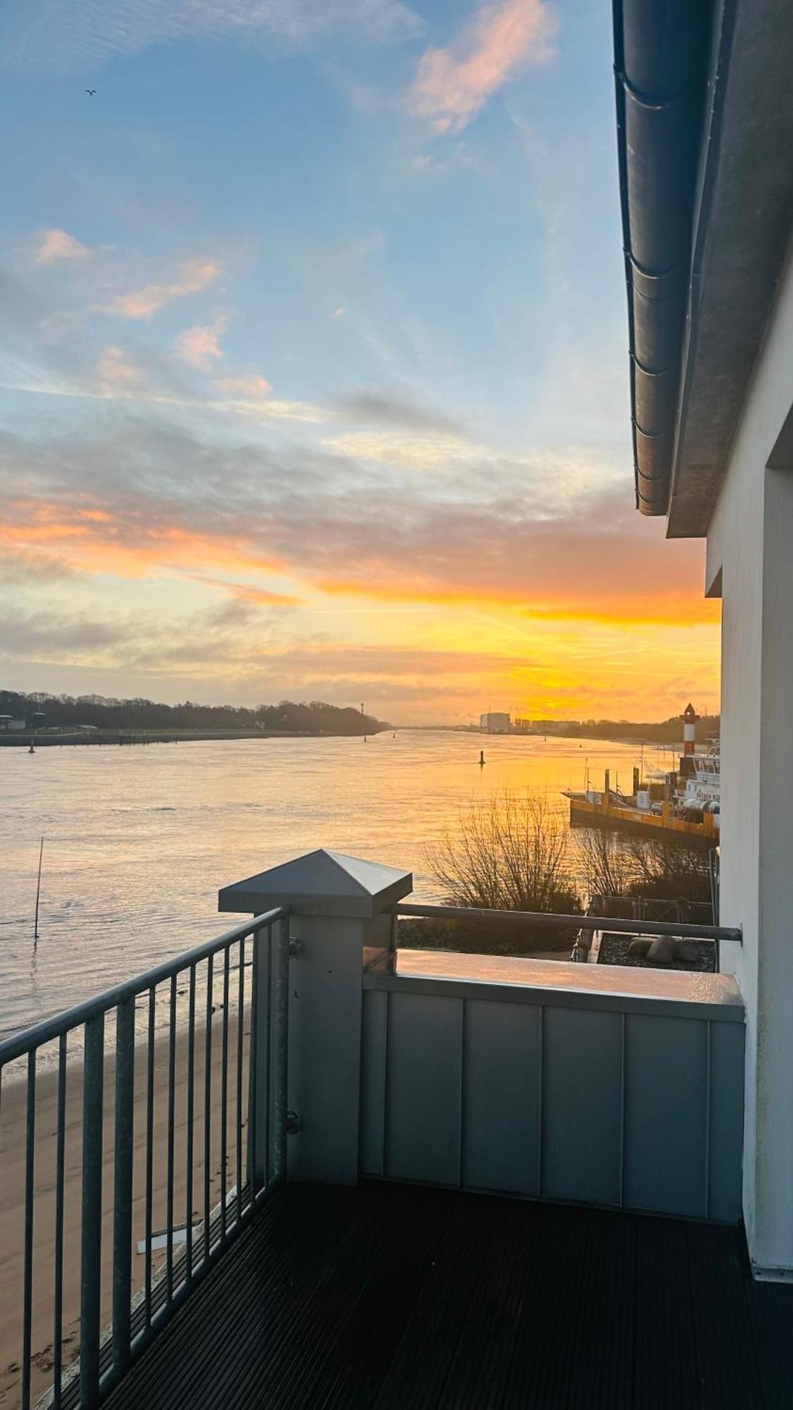 Gaestehaus Weserblick Am Weser-Sandstrand Berne المظهر الخارجي الصورة