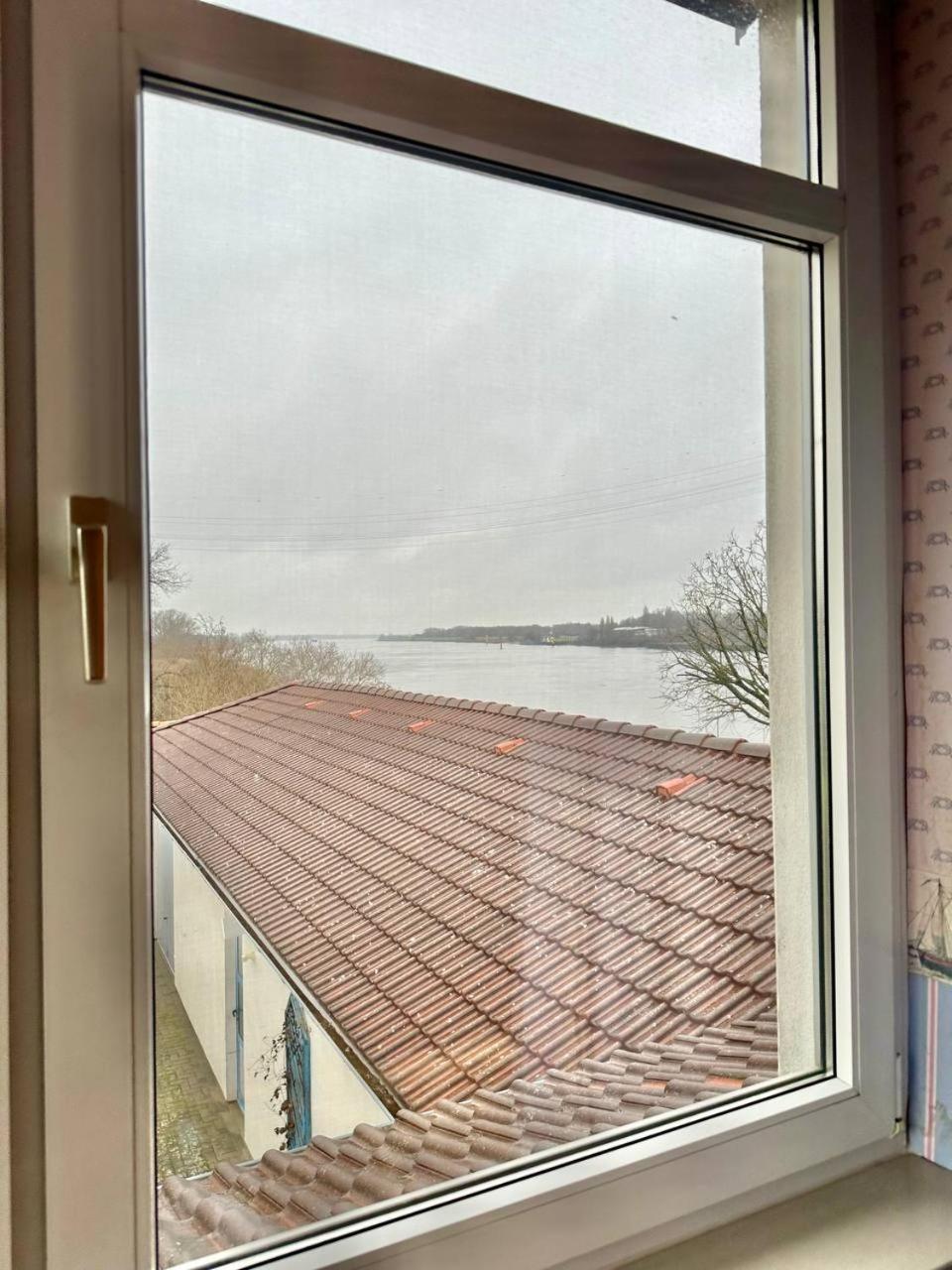 Gaestehaus Weserblick Am Weser-Sandstrand Berne المظهر الخارجي الصورة